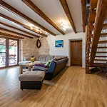 Histria, A Wonderful And Luxurious Holiday home Manjadvorci