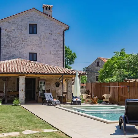 Holiday home Histria, A Wonderfuly And Luxurious Manjadvorci
