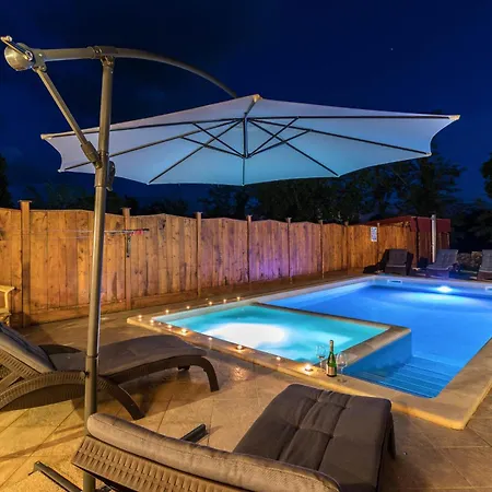 Holiday home Histria, A Wonderfuly And Luxurious Manjadvorci
