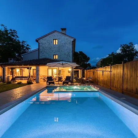 Histria, A Wonderfuly And Luxurious * Manjadvorci