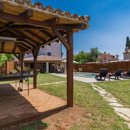 Histria, A Wonderfuly And Luxurious Manjadvorci