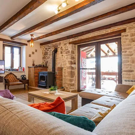 Histria, A Wonderful And Luxurious Manjadvorci