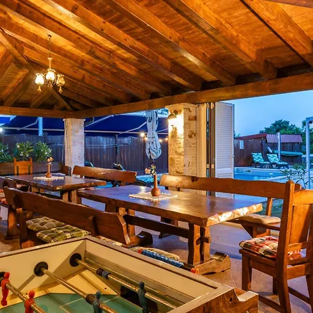 Histria, A Wonderful And Luxurious Manjadvorci