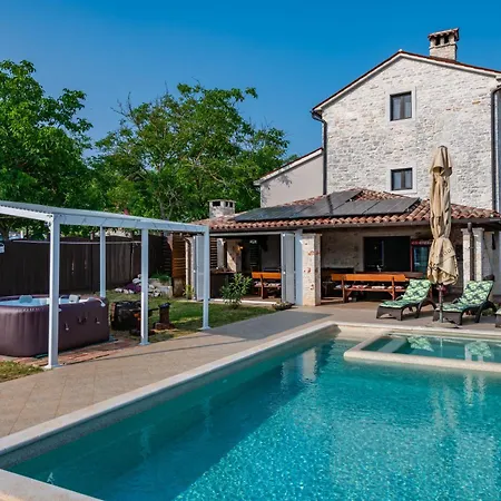 Histria, A Wonderful And Luxurious Manjadvorci