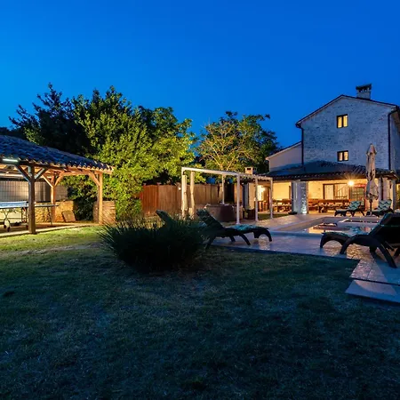 Histria, A Wonderful And Luxurious Manjadvorci